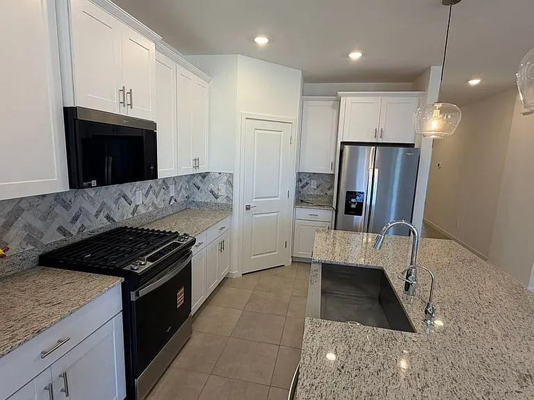 37043 W Vera Cruz Dr — Photo 4