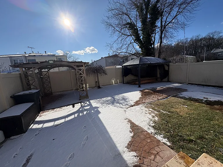 8 Rockville Ave #1 — Photo 11