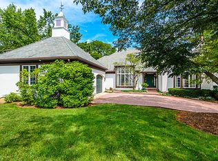 605 Burr Ridge Club Dr, Burr Ridge, IL 60527