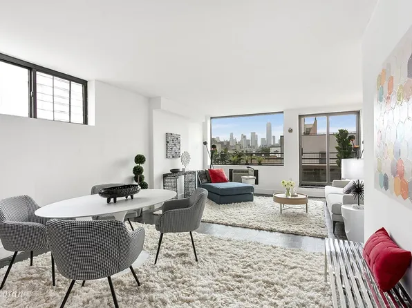 222 West 14th Street image 1 of 9