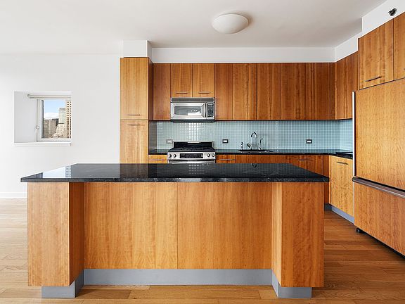 4th image of 11 E 29th St APT 36A