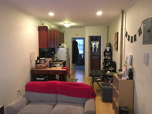 Rented by Blue Egg Realty Corp | media 40