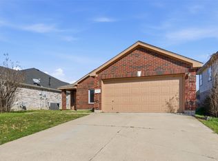 7411 Marsland Ln, Arlington, TX