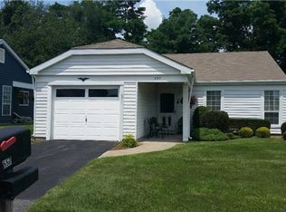 557 Stratford Ln, Ridge, NY 11961