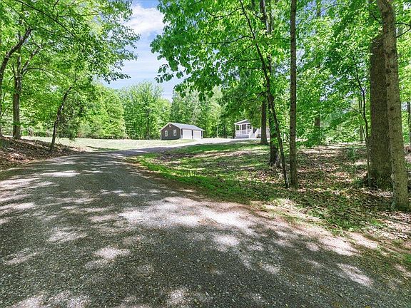 3rd image of 106 Ridgemont Ct