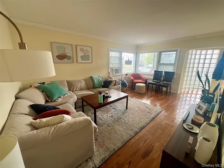 435 E Chester St #1 — Photo 3