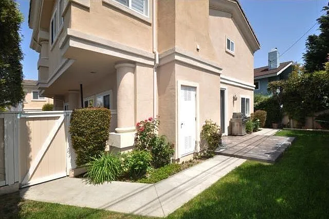 2310 Voorhees Ave #B — Photo 20