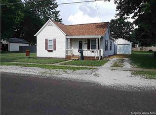 932 N Noble St, Virden, IL 62690