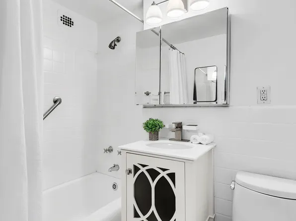 305 East 72nd Street 6IS image 5 of 5