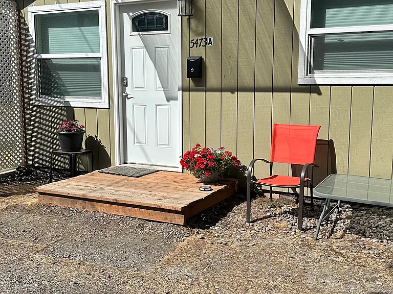 5473 Rogue River Hwy #A — Photo 1