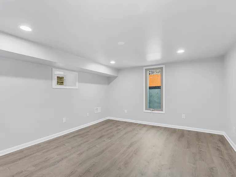 69 E Slocum St — Photo 7