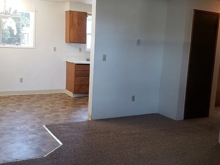 Baker Street Apartments — Photo 2