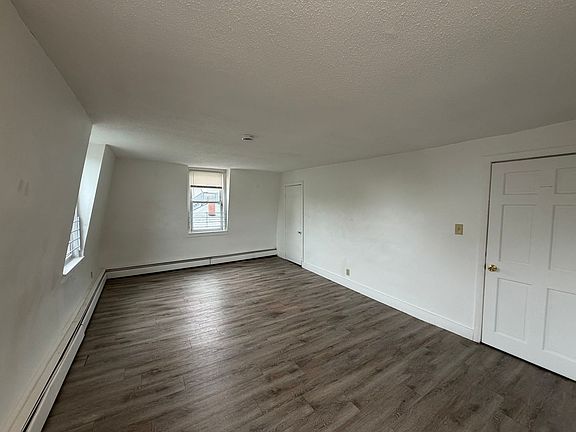 4th image of 4 Park St