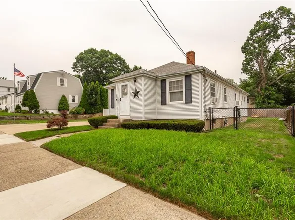 45 Oakdale Ave, Pawtucket, RI 02860