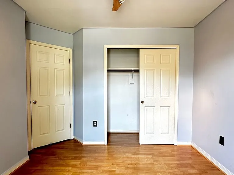 8 Scarborough Ct — Photo 18