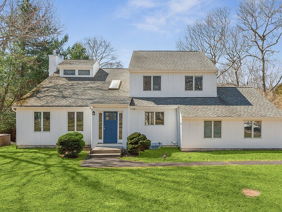 1st image of 7 White Oak Ln