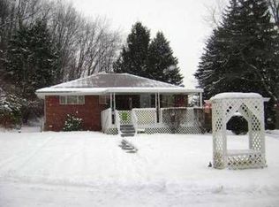 255 Norwood Dr, Beaver Falls, PA 15010