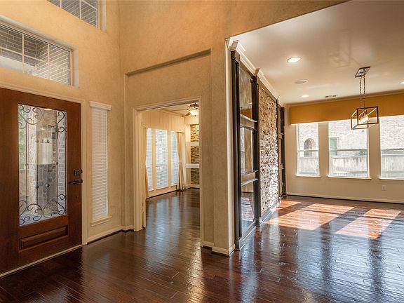 5th image of 28307 Rollingwood South Loop