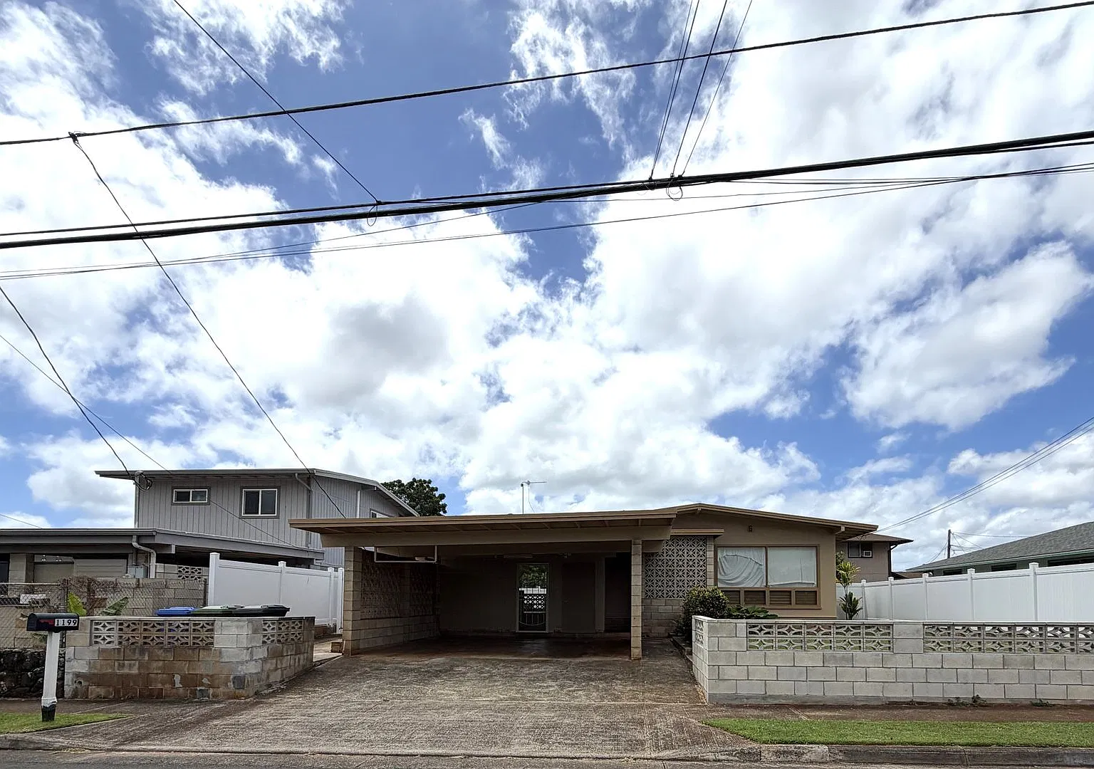 Pearl City - 3 bedroom, 2 bathroom, 2 car carport, Spacious Yard and Outdoor Patio — Photo 1