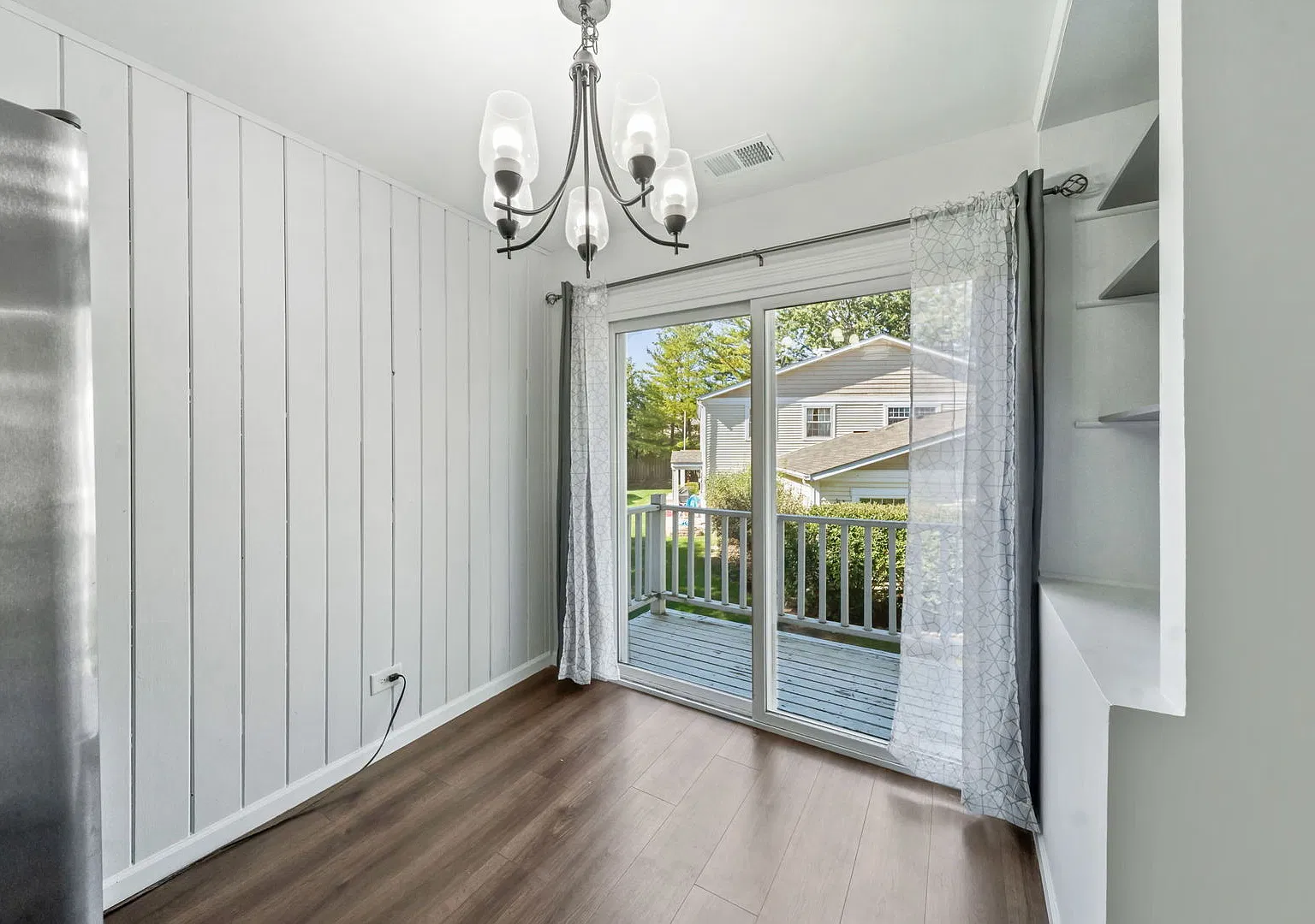 3 bed, 1100 sqft, $2,400 — Photo 4