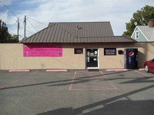 1st image of 1306 W Kennewick Ave