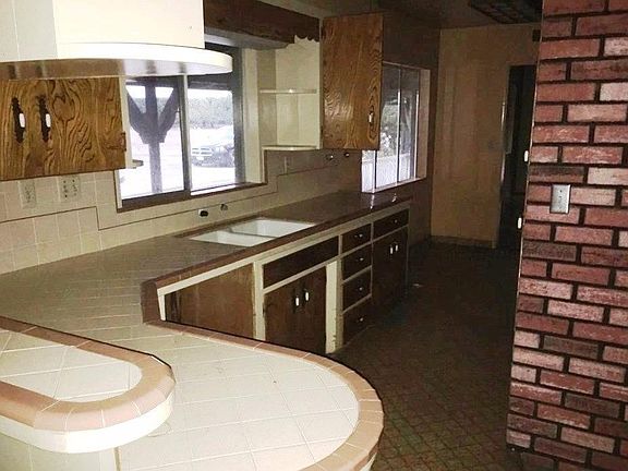 5th image of 15808 Avenue 356