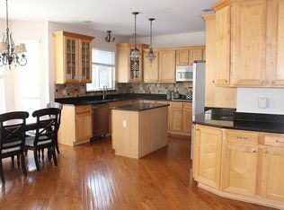 2052 Fountain Park Ave, Keego Harbor, MI 48320