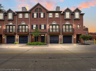 22146 W Village Dr, Dearborn, MI 48124