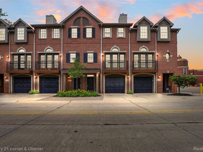 22146 W Village Dr, Dearborn, MI, 48124
