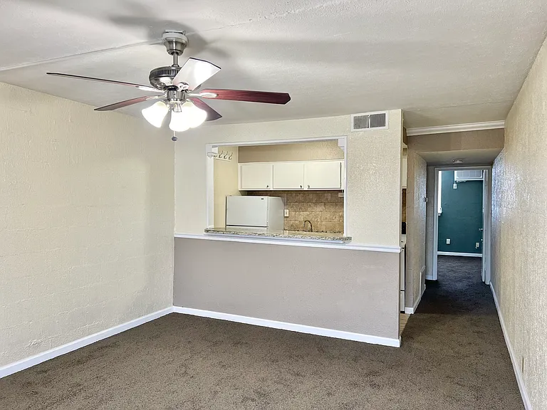 Heather House Apartments — Photo 21
