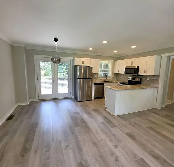 2741 Norma Cir — Photo 3
