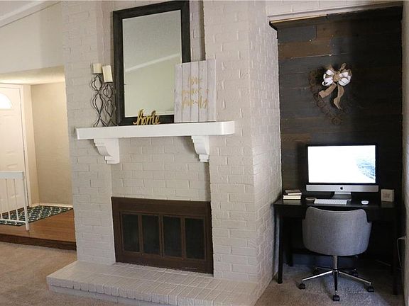 3rd image of 3009 White Oak Dr