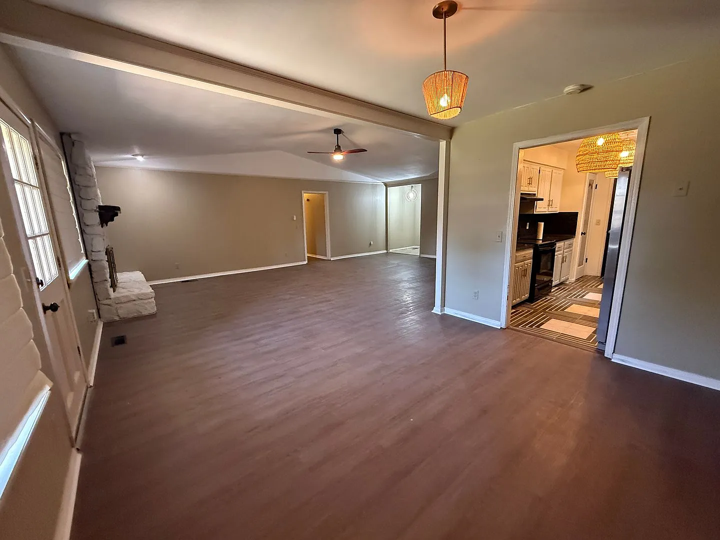 Luxurious 3 bd 2 ba on South Peoria — Photo 4