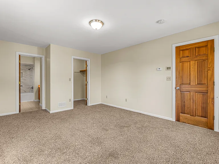 33 Serafin Ct — Photo 22