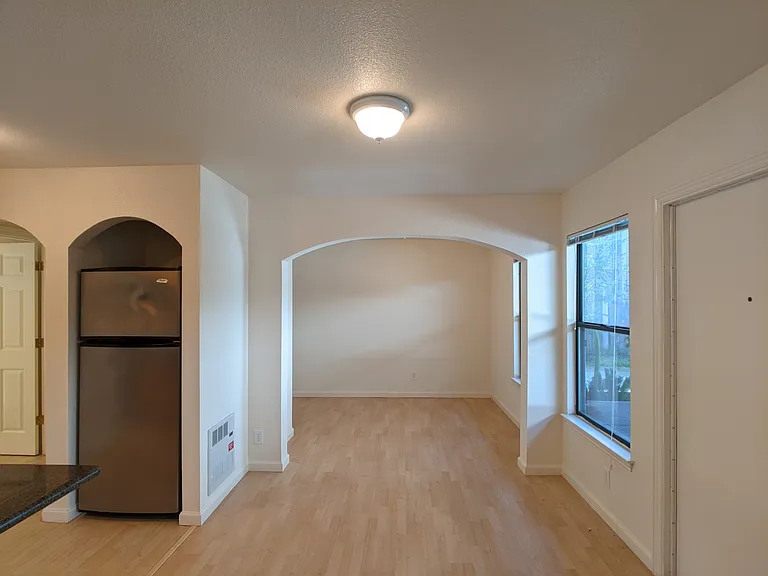 1932 Hearst Ave — Photo 25