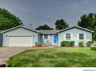 75 Churchill Dr, Chatham, IL