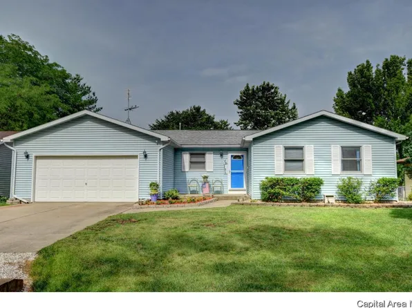 75 Churchill Dr, Chatham, IL 62629