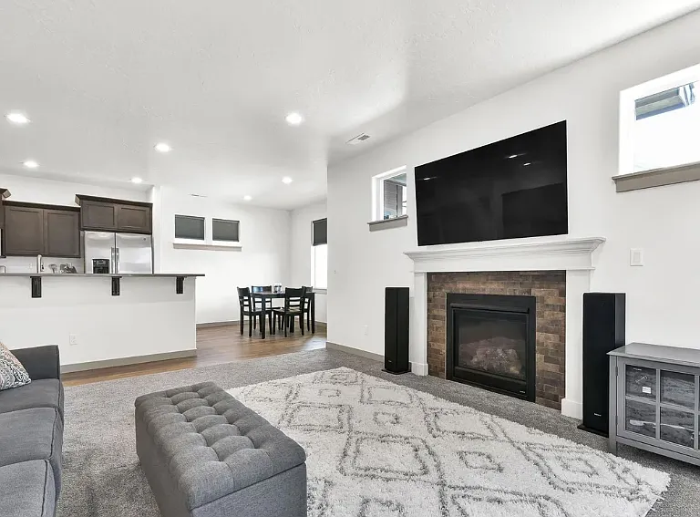 7599 W Corona Dr — Photo 2