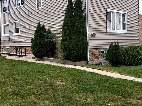 3rd image of 9514 S La Salle St
