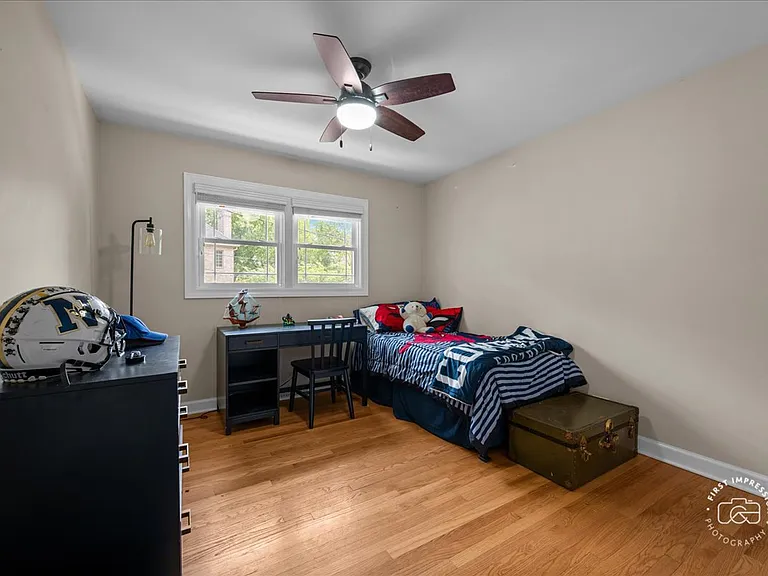 325 Hemlock Ln — Photo 23