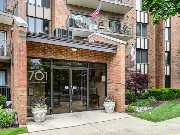 701 Lake Hinsdale Dr APT 412, Willowbrook, IL 60527