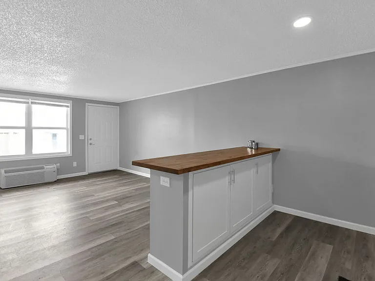 Willow Run Apartments — Photo 10