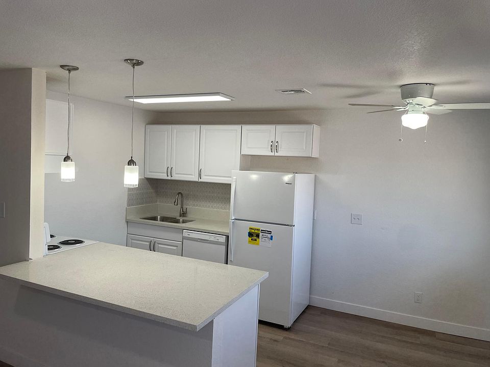 2nd image of 432 E Sunset Rd APT D