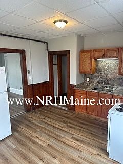 1st image of 15 Hampshire St #2