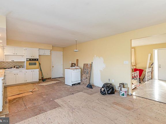 4th image of 1508 Spring Garden Dr