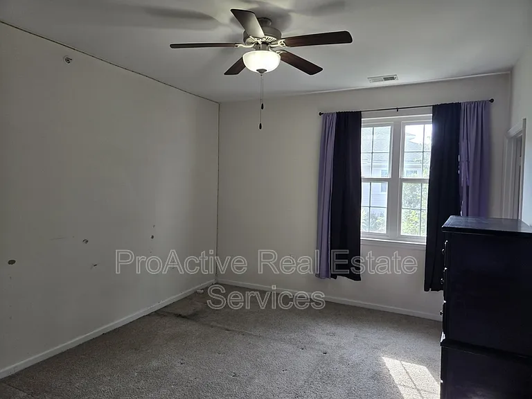 2424 Chancery Ln — Photo 16