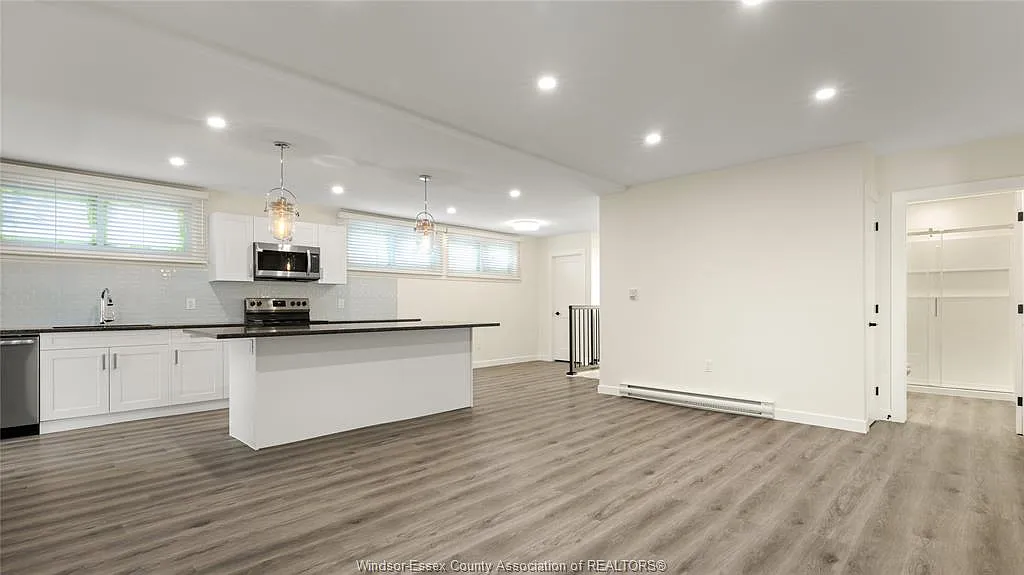 2 bed, 1.5 bath, $2,300 — Photo 3