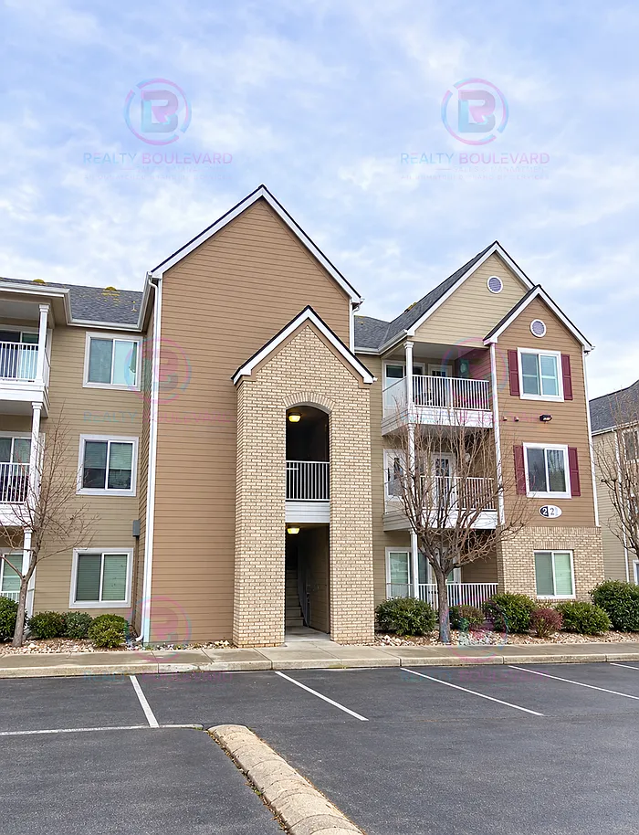 4 bed, 4.0 bath, 1442 sqft, $2,249 — Photo 1