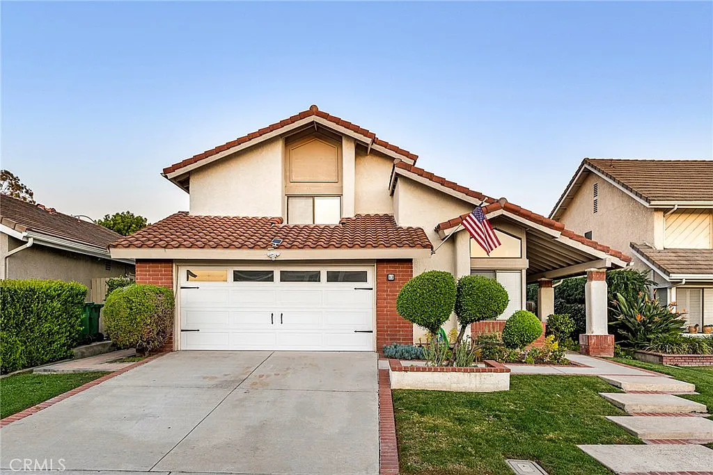 4 bed, 3.0 bath, 2250 sqft, $7,000 — Photo 2