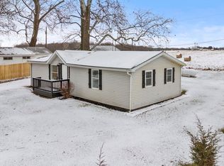 1933 S Hutoka Ave, Albion, IN 46701